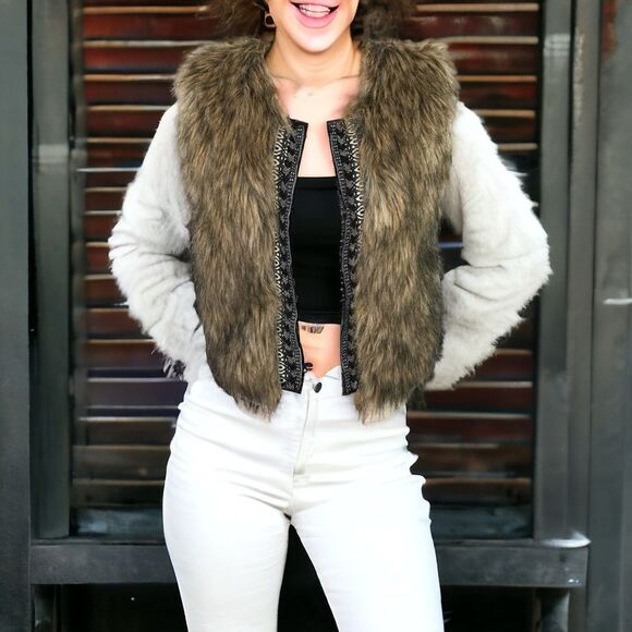 Sleeveless Open Front Brown Fur Black Cable Knit Outerwear Vest NEW - Picture 2 of 4